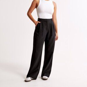 NWOT- A&F Curve Love Sloane Tailored Wide Leg Pant